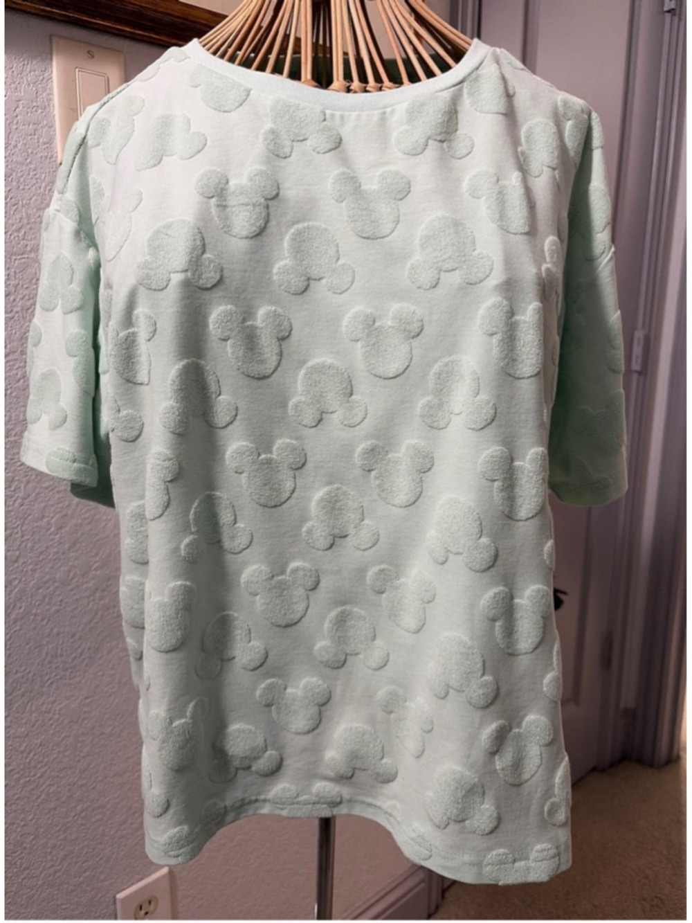 Women's Disney Mickey Mouse Light Green Short Sleeve embossed Tee L #0054